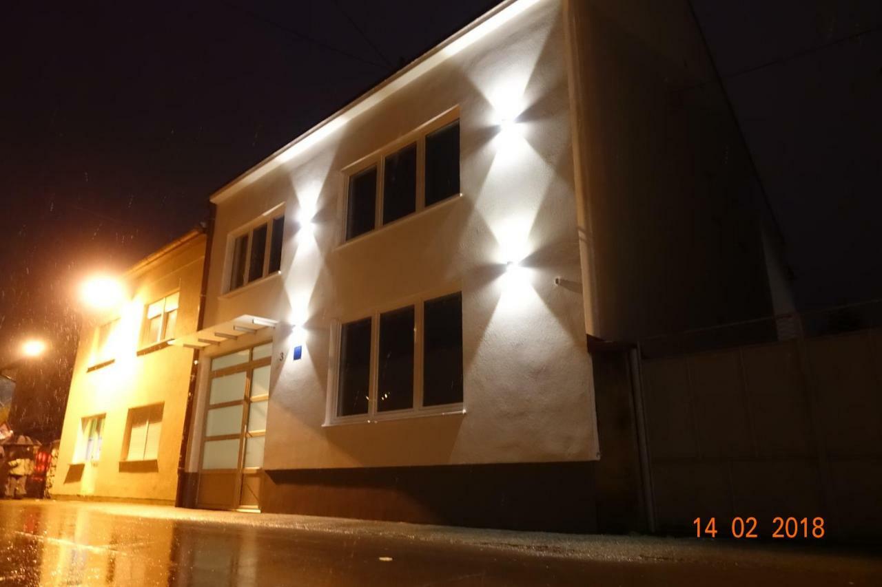 2I Rooms Ðakovo Extérieur photo